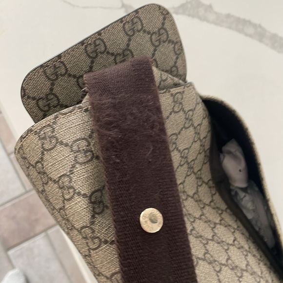 Authentic Gucci diaper bag.  Great used condition - Picture 4 of 7